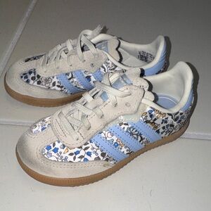 Liberty Kids Sneakers with Blue and White Floral Design
